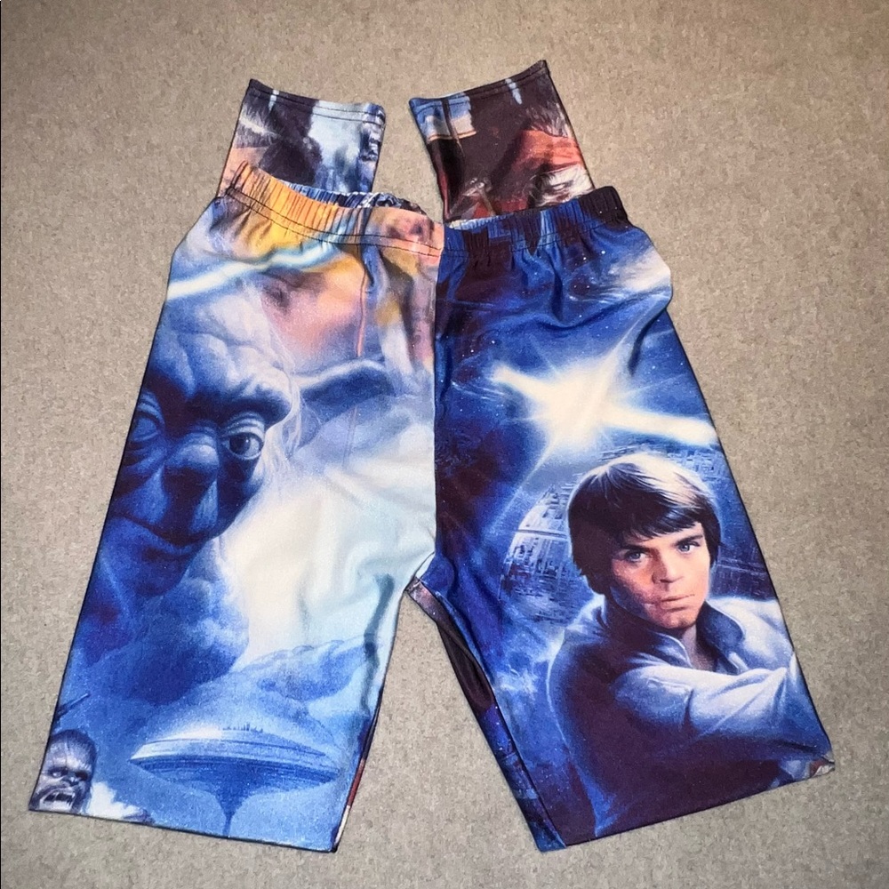 Mint condition WOMENS star wars leggings- size medium-
